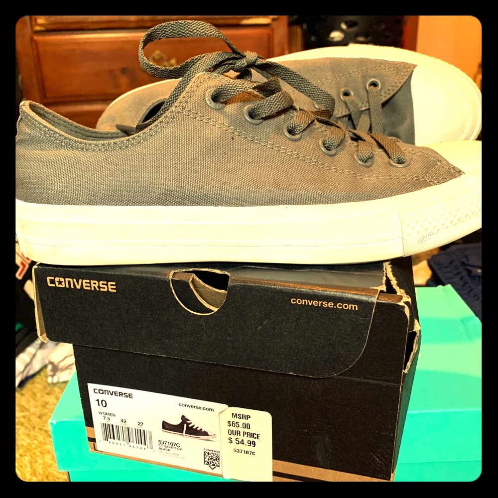 Women’s casual shoes